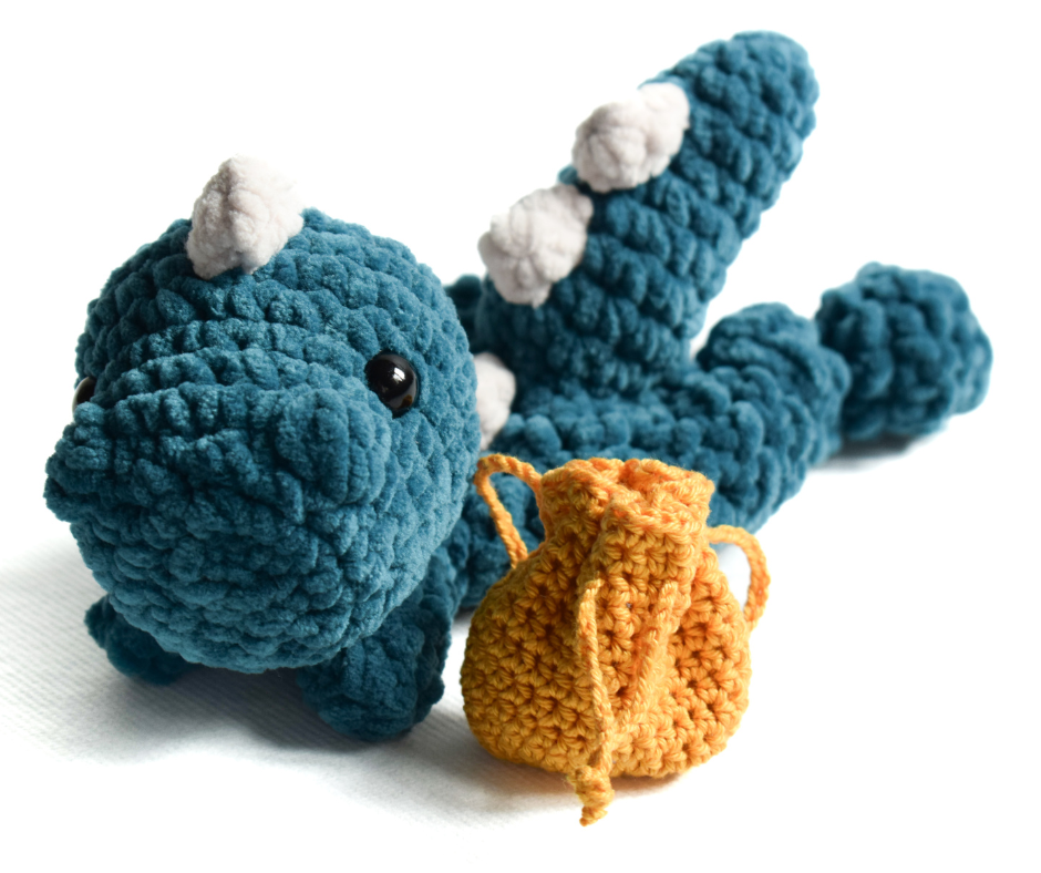 Knuffeldino met een tasje